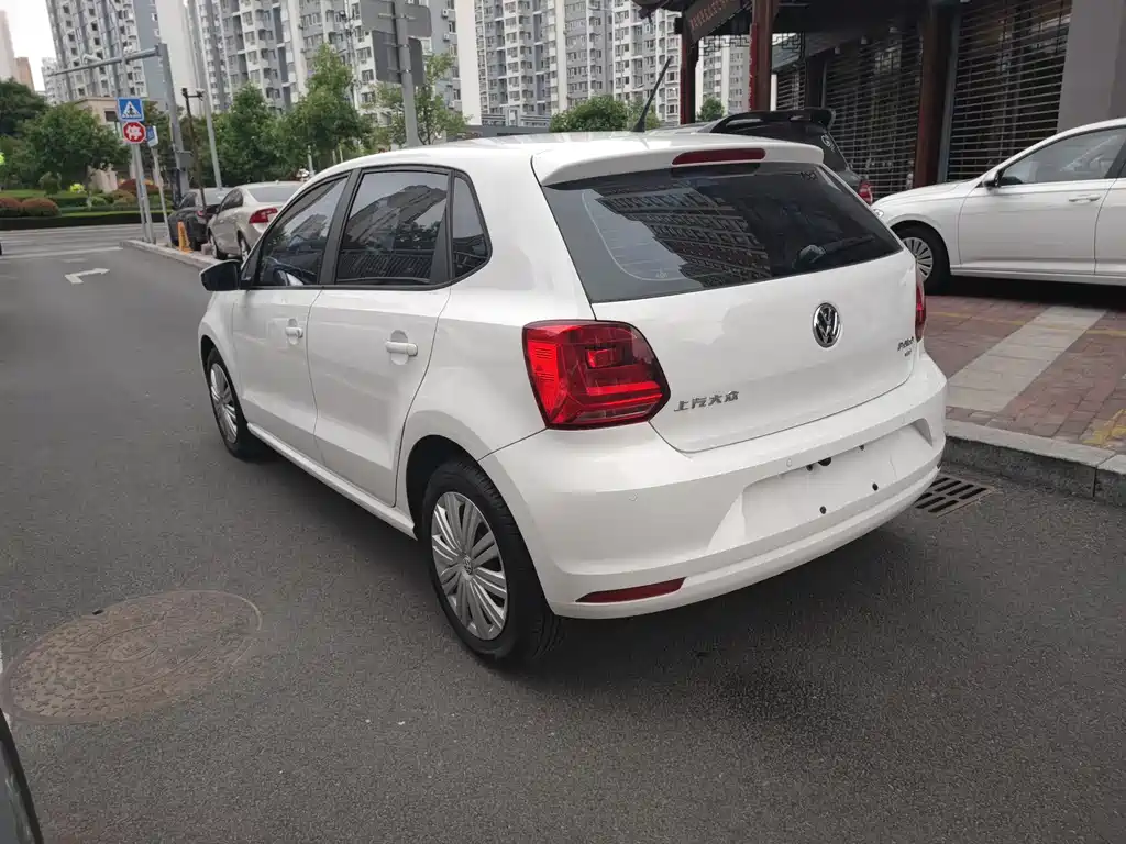 Volkswagen Polo 2016 1.6L AT Comfort