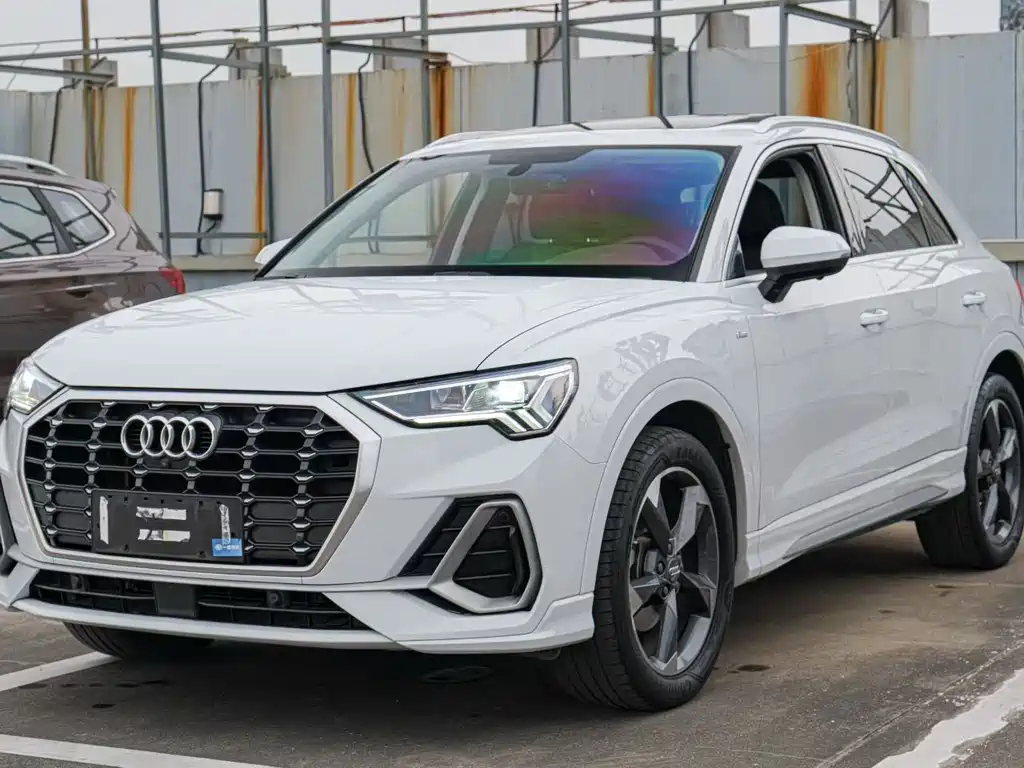 Купить Audi Q3
