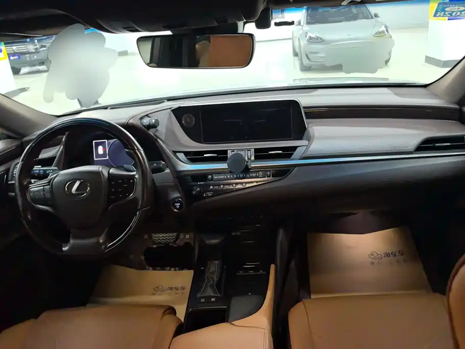Lexus ES — миниатюра 12