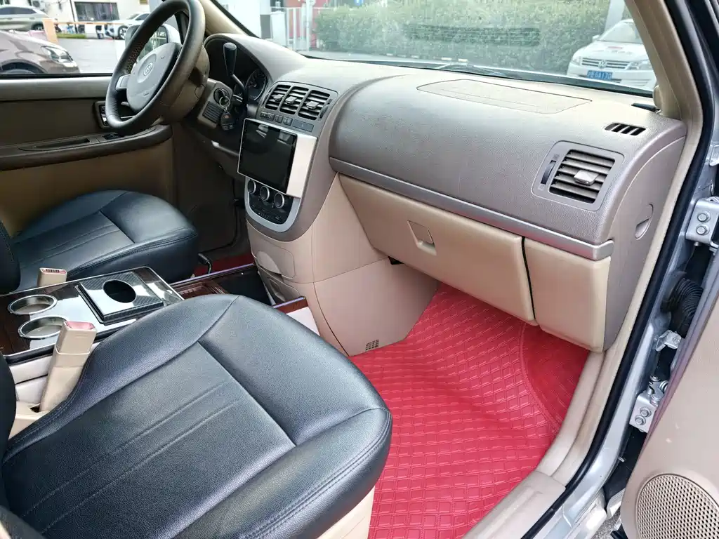 Buick GL8 — миниатюра 7