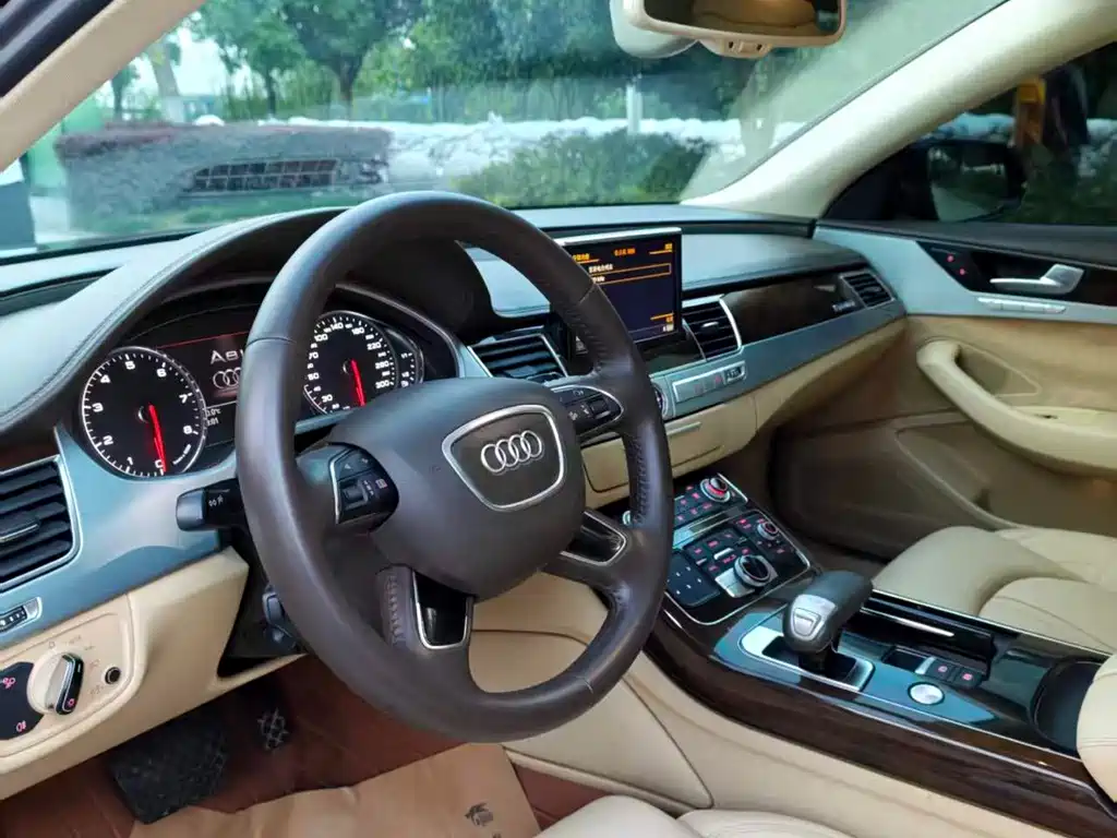Audi A8 — миниатюра 10