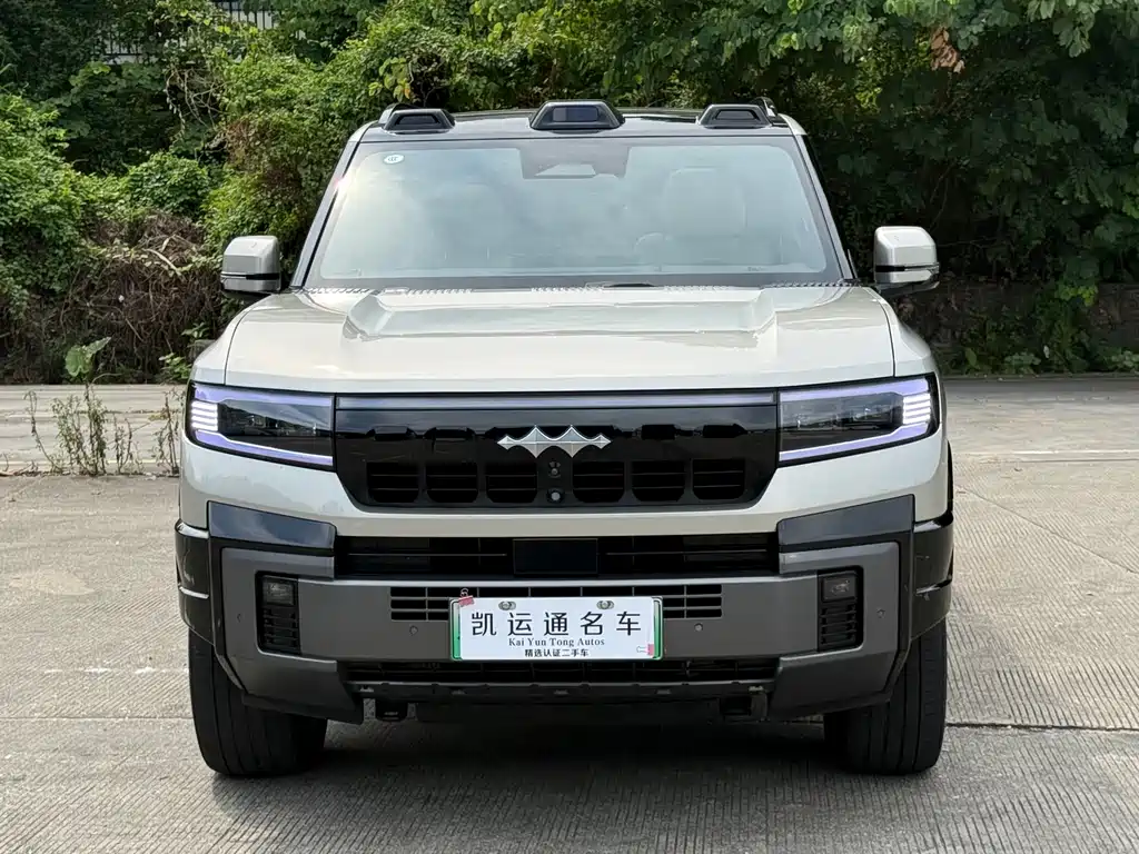 Fang Cheng Bao Leopard 8