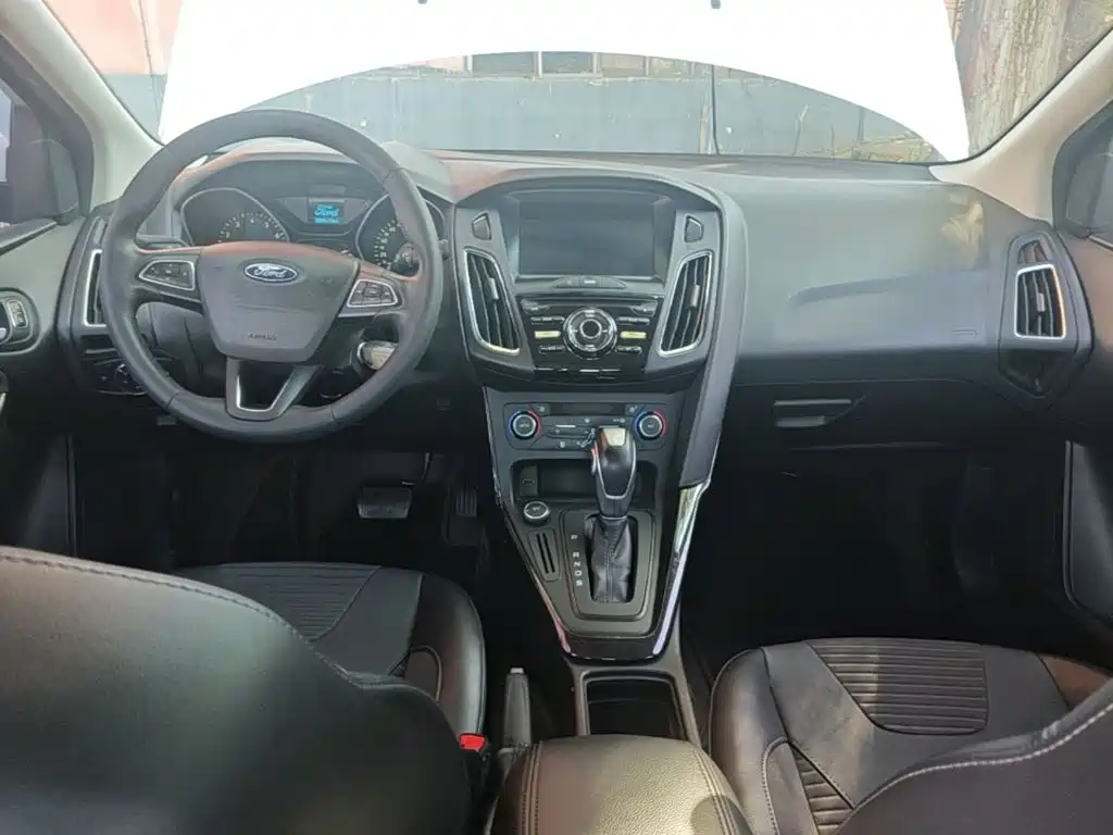 Ford Focus — миниатюра 10