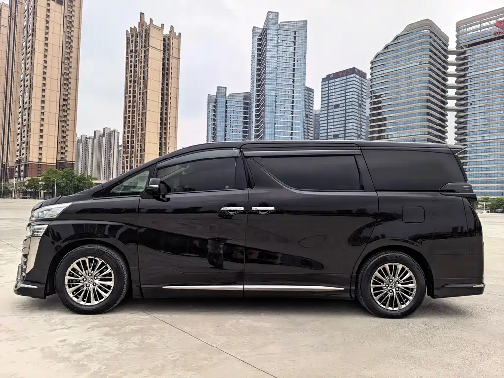 Toyota Vellfire 2019 2.5L HV Luxury