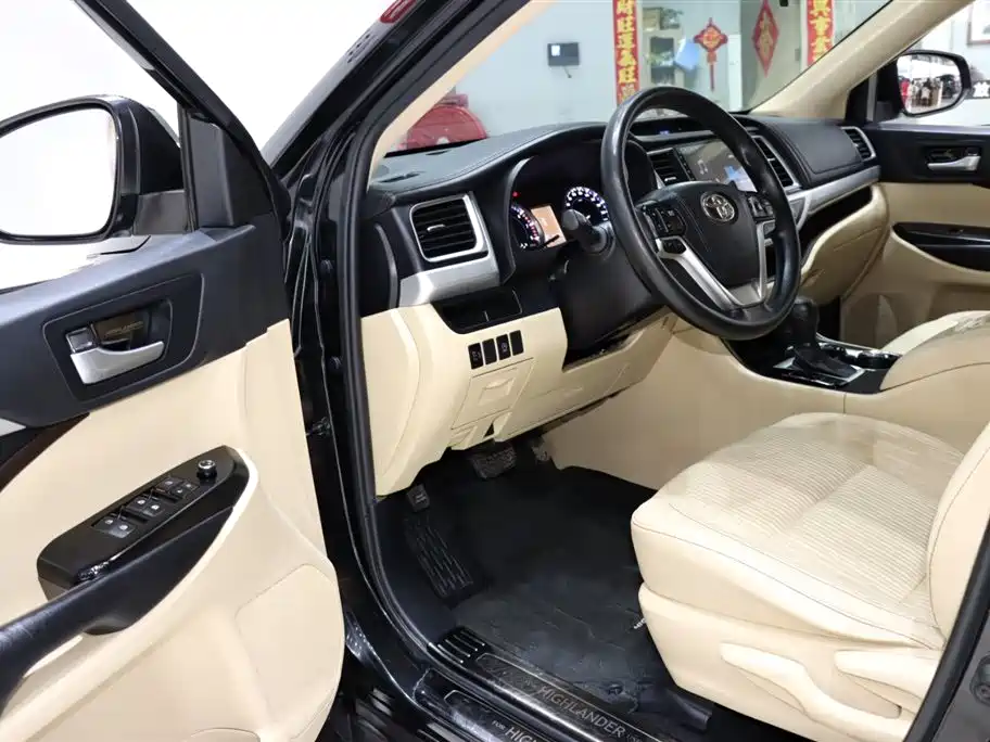 Toyota Highlander 2021 2.0T Elite 7 мест