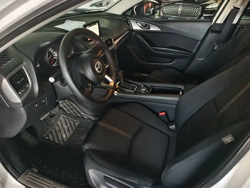 Mazda 3 Axela — миниатюра 8