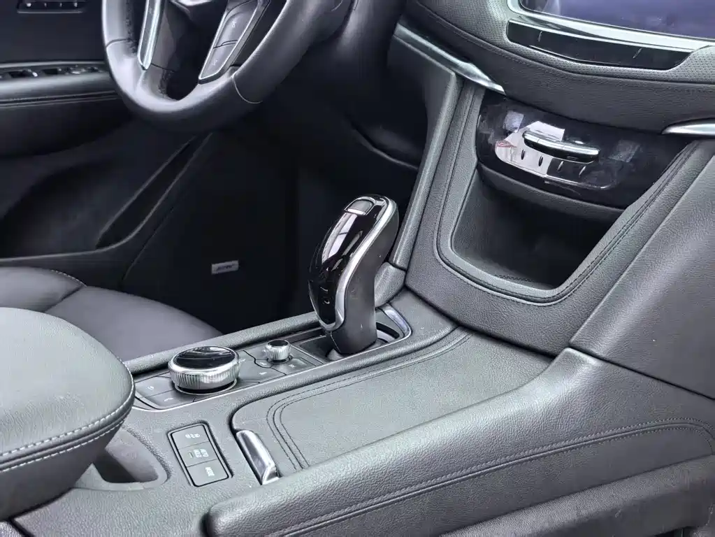 Cadillac XT5 — миниатюра 5