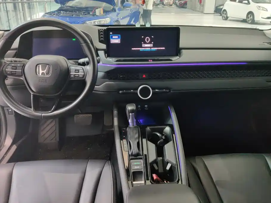 Honda Accord — миниатюра 12