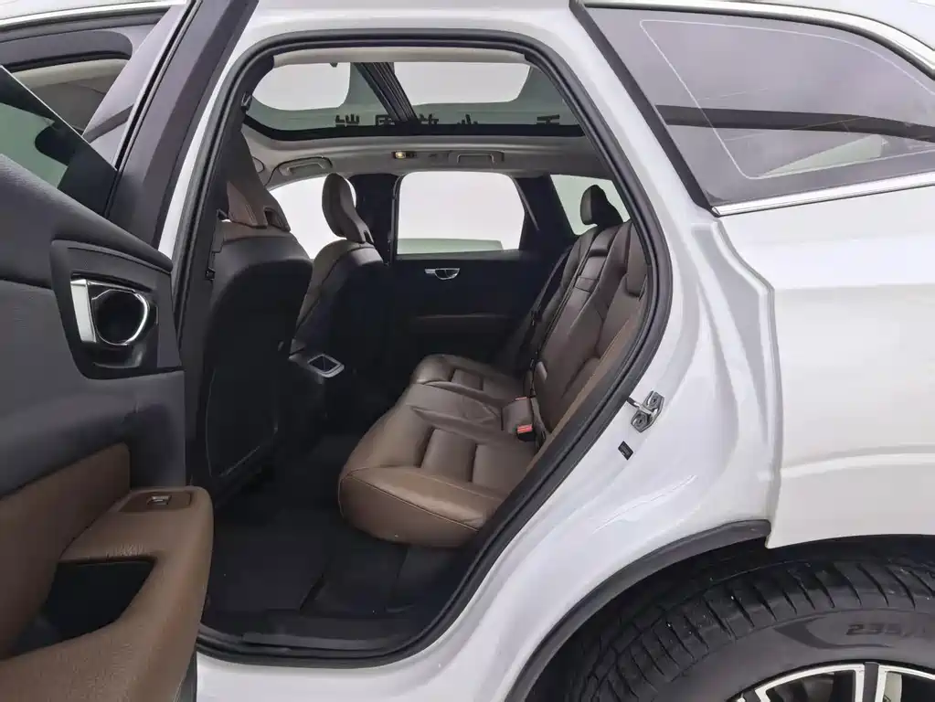 Volvo XC60 — миниатюра 14