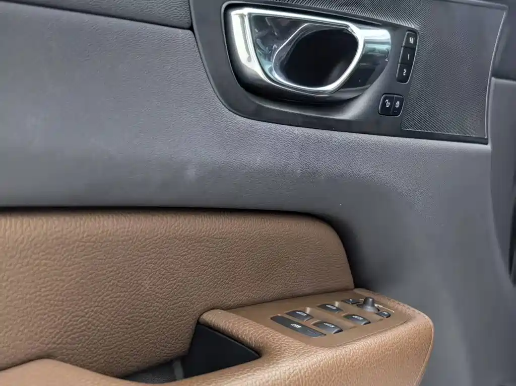 Volvo XC60 — миниатюра 23