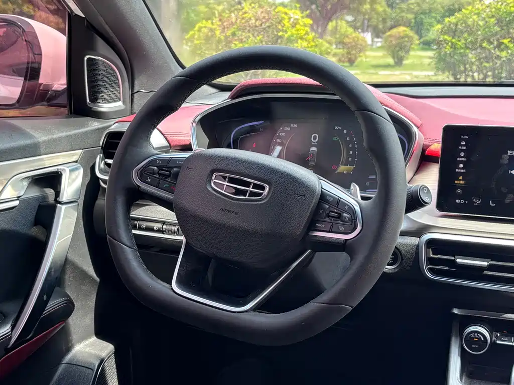 Geely Binyue — миниатюра 19
