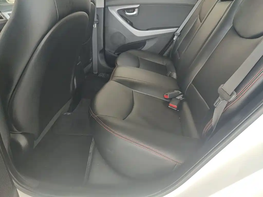 Hyundai Elantra Langdong — миниатюра 17