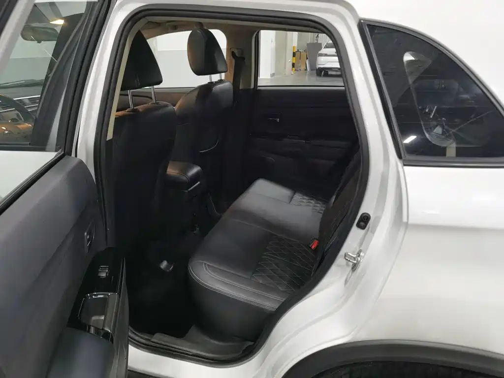 Mitsubishi ASX — миниатюра 15