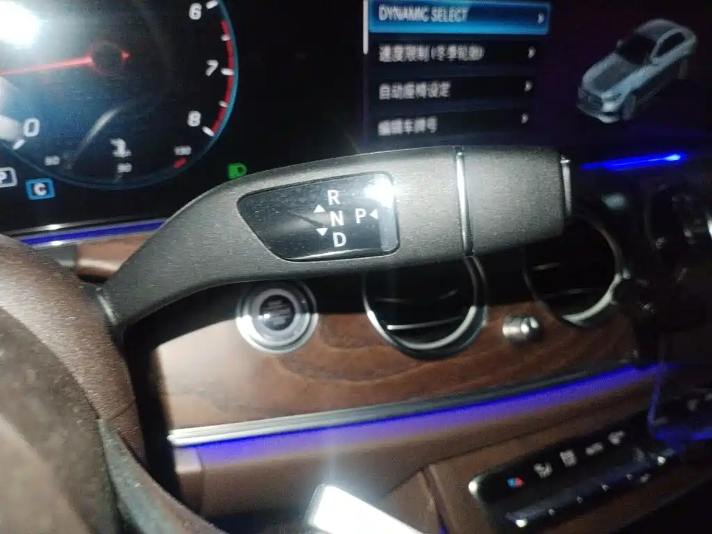 Mercedes-Benz E-Class — миниатюра 10