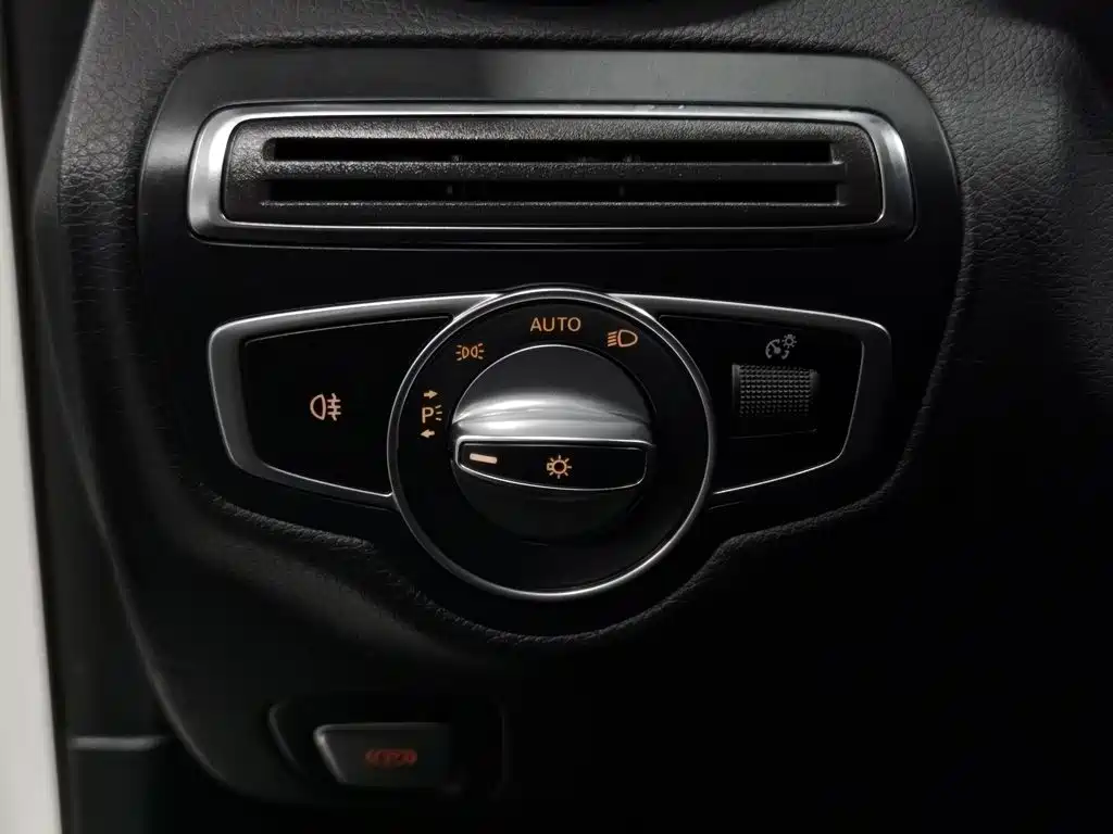 Mercedes-Benz C-Class — миниатюра 21
