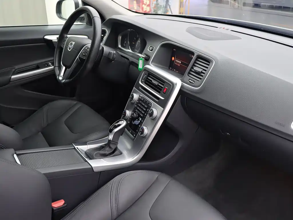 Volvo S60 — миниатюра 9