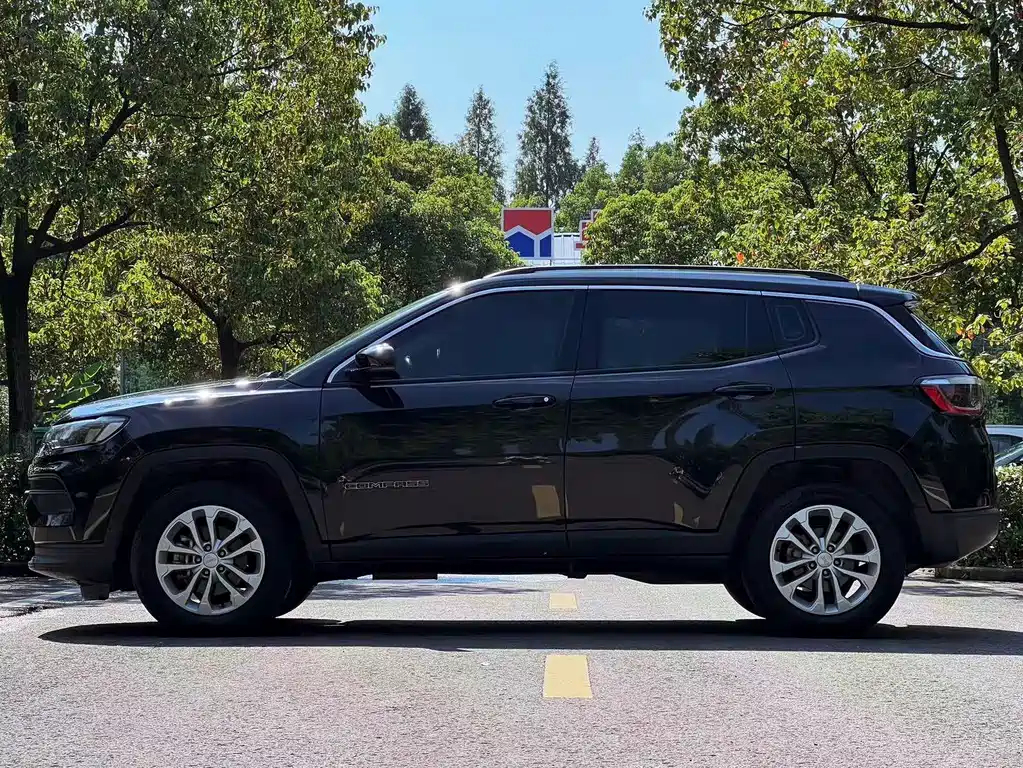 Jeep Compass — миниатюра 8