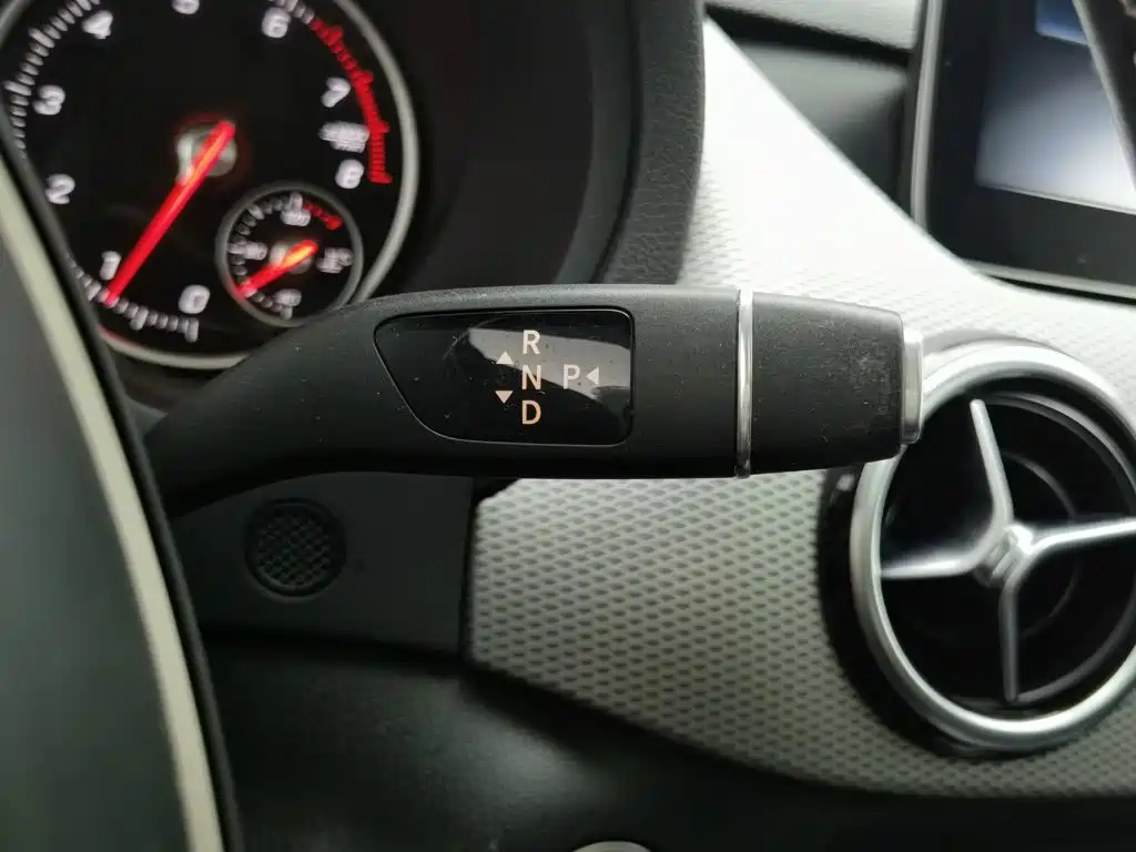 Mercedes-Benz B-Class — миниатюра 13