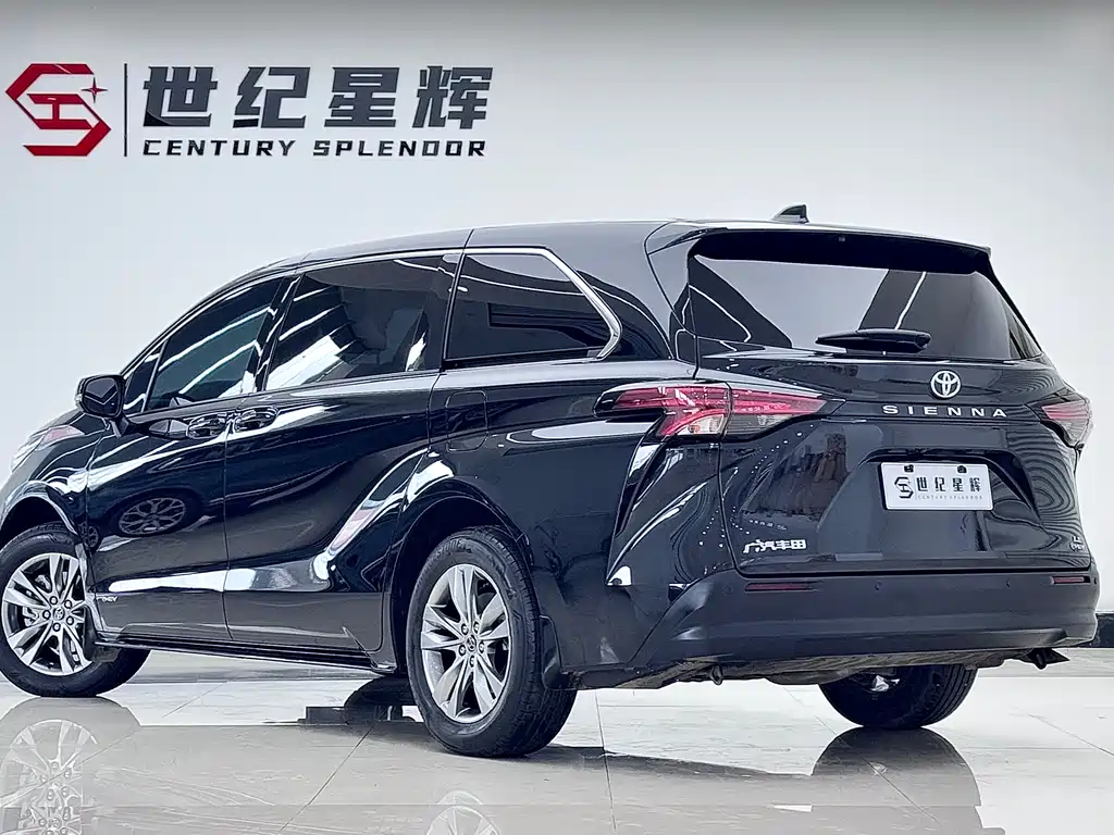 TOYOTA SIENNA