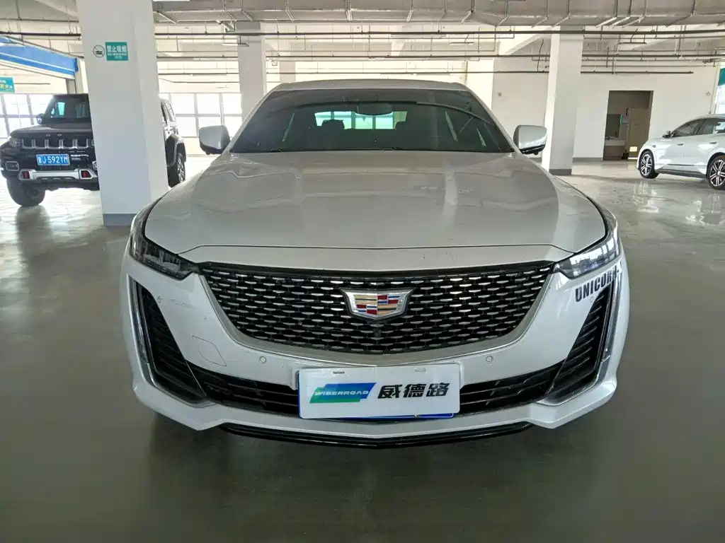 Cadillac CT5 — миниатюра 2