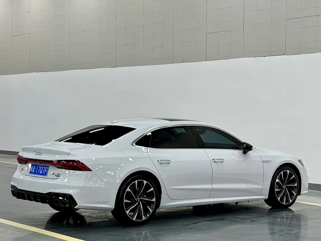 Audi A7L — миниатюра 12