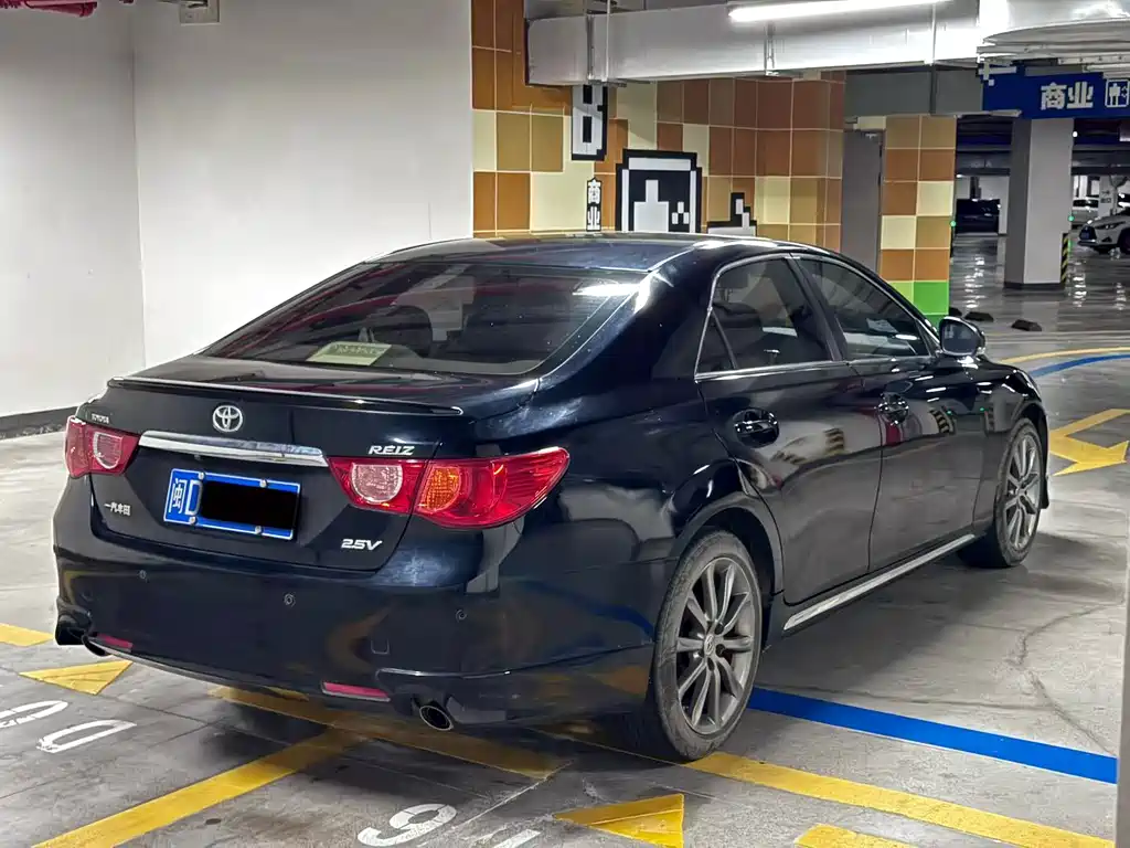 Toyota Reiz — миниатюра 4
