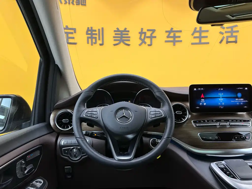 MERCEDES-BENZ V CLASS