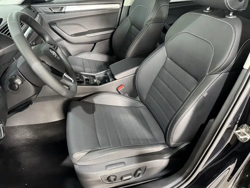 Skoda Superb — миниатюра 12