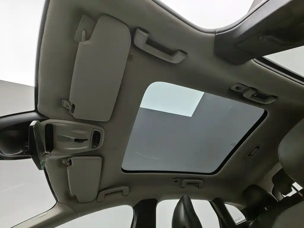 Volvo V40 — миниатюра 14