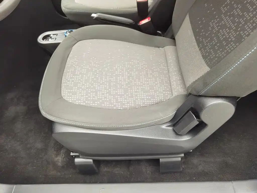 Wuling MINIEV — миниатюра 20