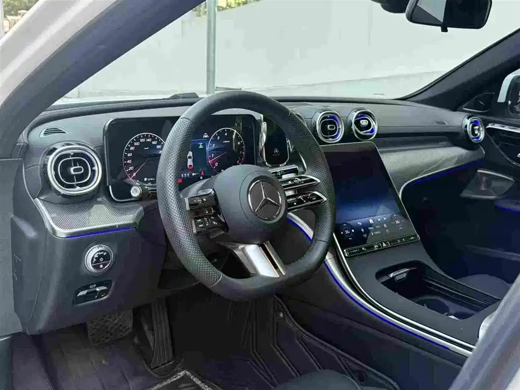 Mercedes-Benz C-Class — миниатюра 6