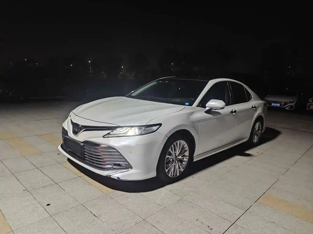 Купить Toyota Camry