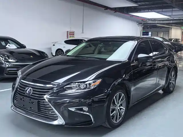 LEXUS ES 2017