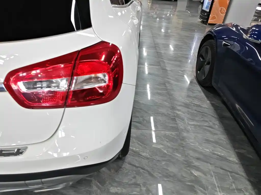 Mercedes-Benz GLA — миниатюра 8
