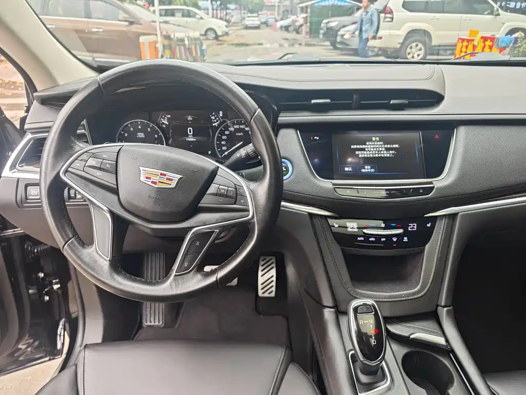 CADILLAC XT5