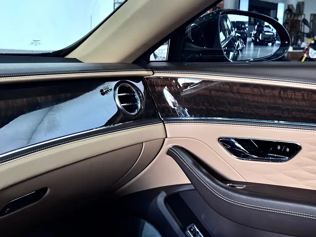 Bentley Flying Spur — миниатюра 24