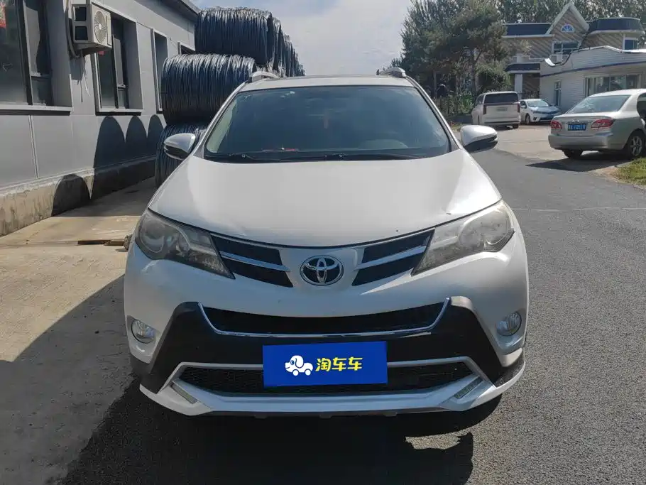 Toyota RAV4 — миниатюра 2