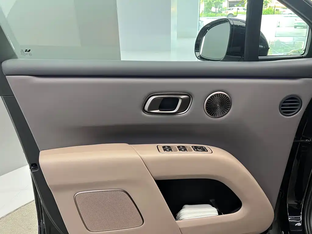 Li Auto Li i8 — миниатюра 12