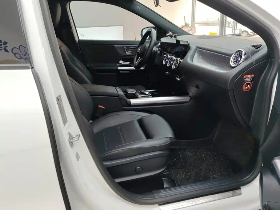 Mercedes-Benz GLA — миниатюра 8