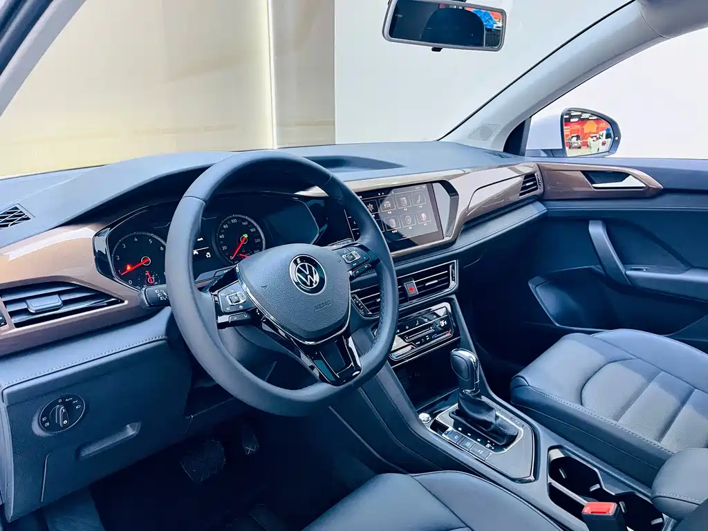 Volkswagen Tharu — миниатюра 5