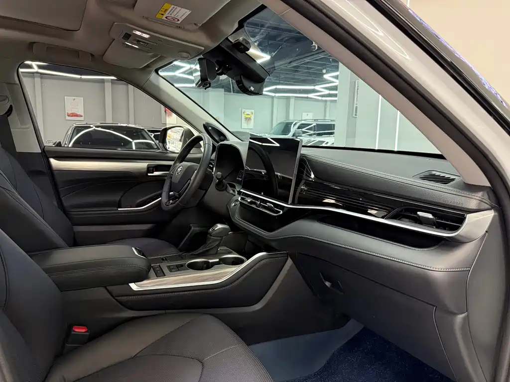 Toyota Highlander — миниатюра 8