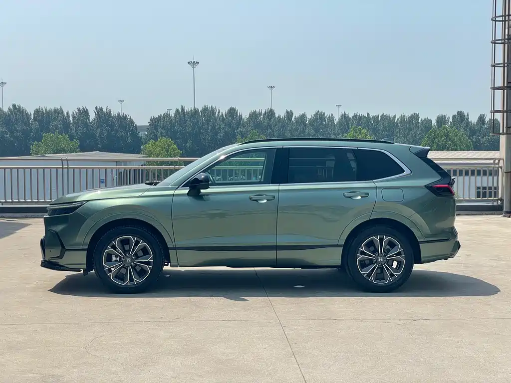 Honda Breeze 2023 240TURBO Premium 5 мест