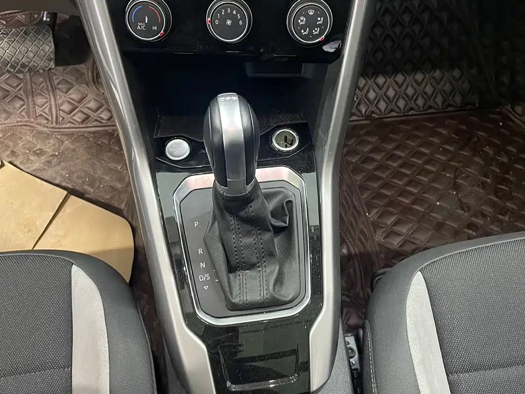 VOLKSWAGEN T ROC EXPLORING SONGS