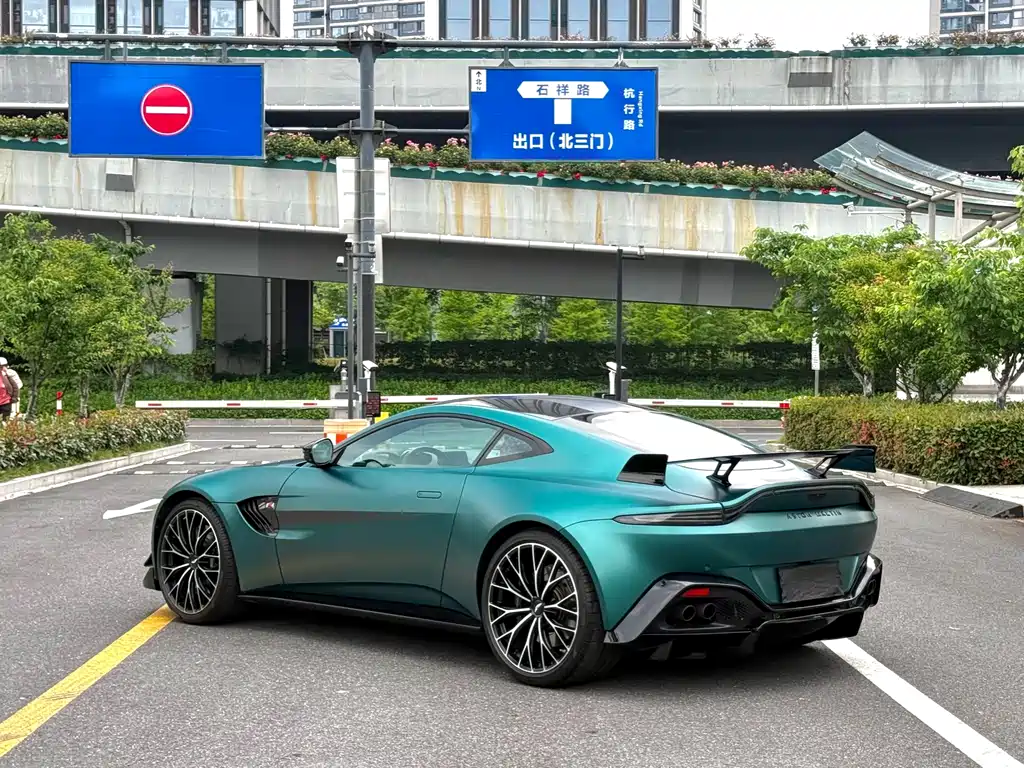 Aston Martin V8 Vantage 2022 4.0T V8 F1 Edition Coupe