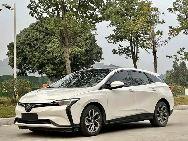 BUICK SLIGHTLY BLUE 6 2020