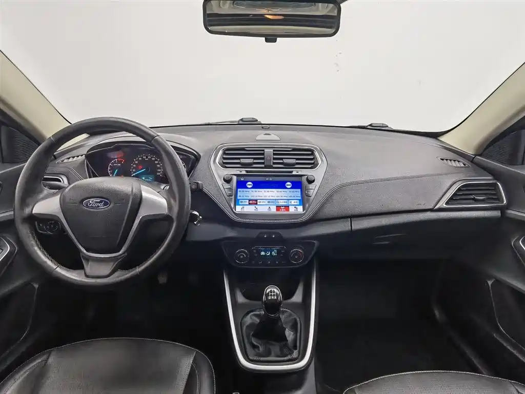 Ford Escort 2017 1.5L MT Fashion