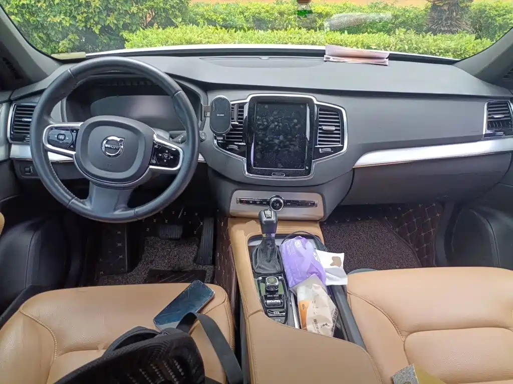 Volvo XC90 — миниатюра 10