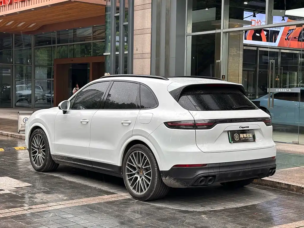 Porsche Cayenne Hybrid — миниатюра 5