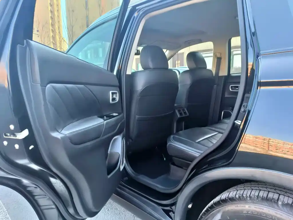 Mitsubishi Outlander — миниатюра 6