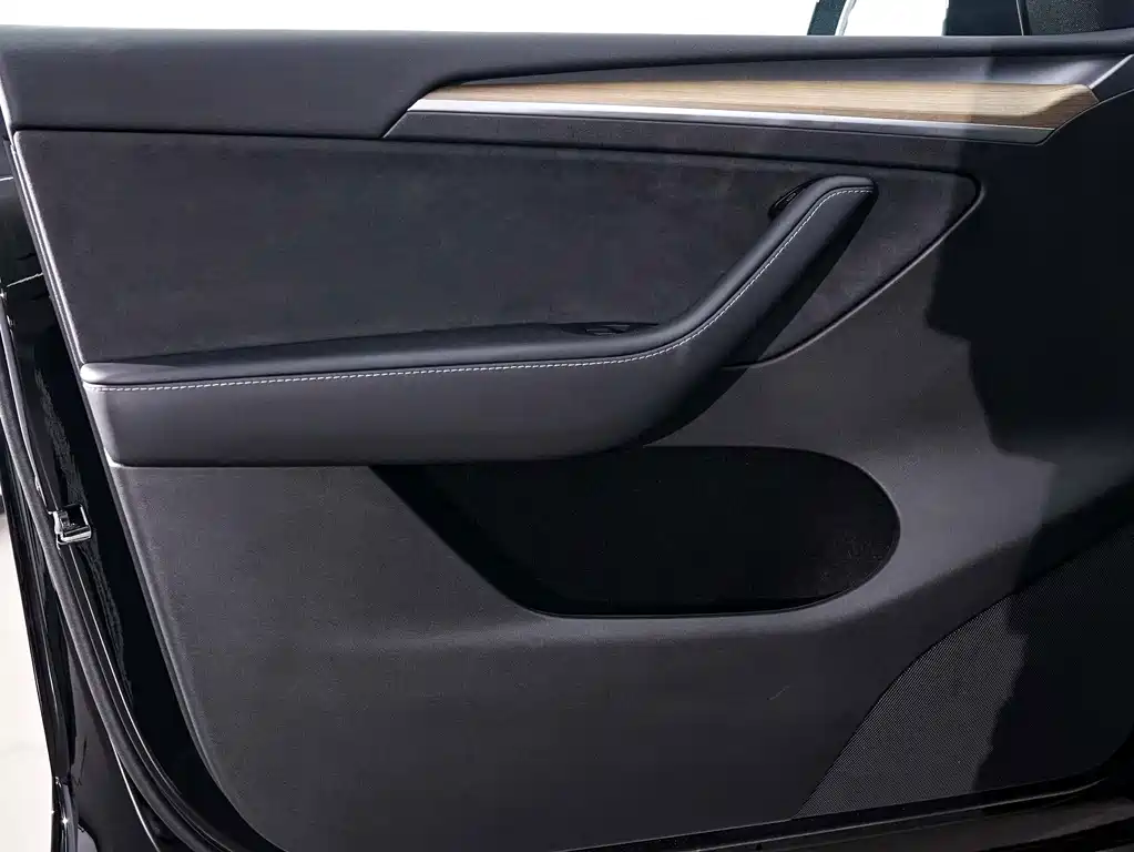 Tesla Model Y — фотографии объявления, Фото 7